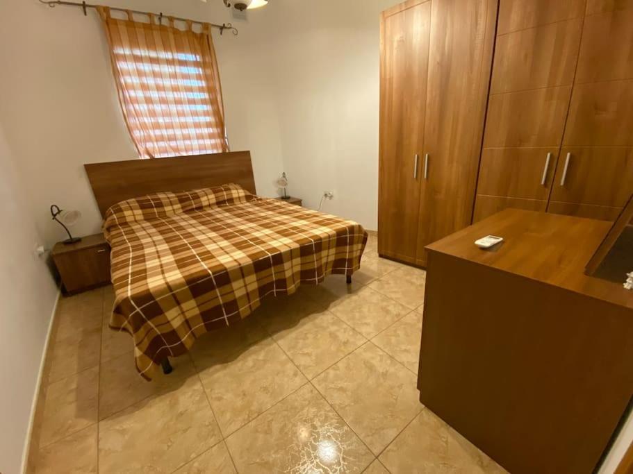 May Flower: Modern Flat Close To Airport/Bus Stops Tarxien Екстер'єр фото