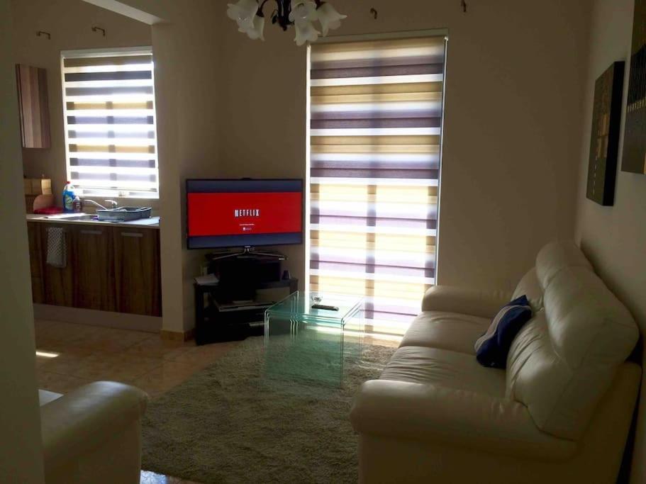 May Flower: Modern Flat Close To Airport/Bus Stops Tarxien Екстер'єр фото